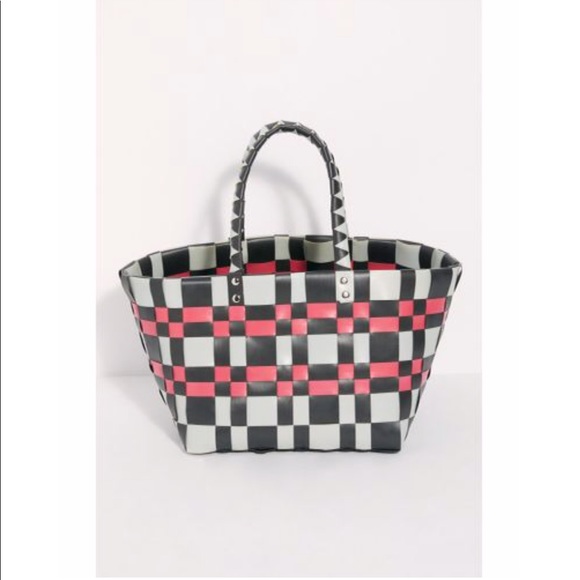 Free People Summer Please Woven Tote NWOT - Picture 2 of 4